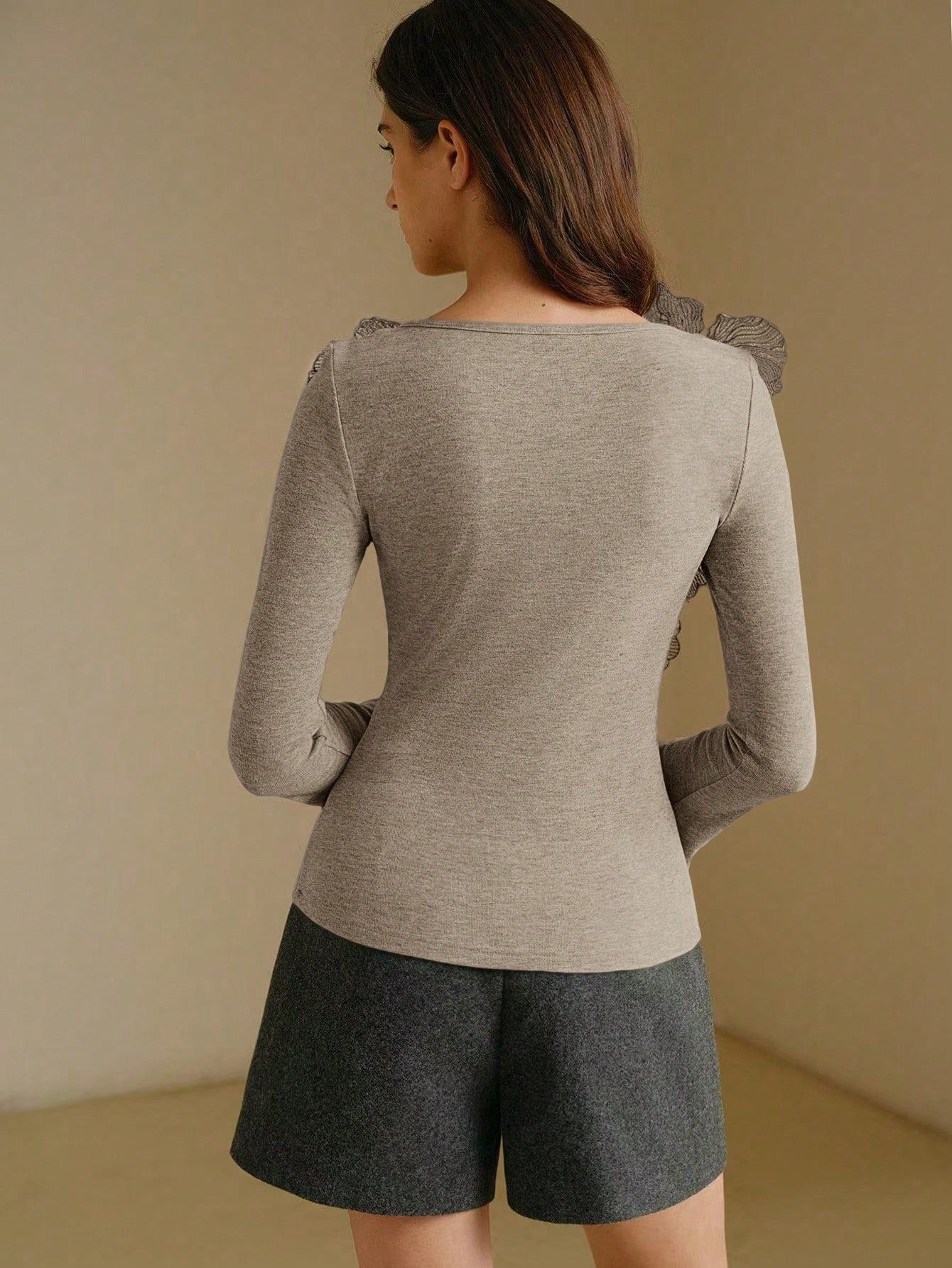 Blusa Manga Longa com Detalhes Princesa